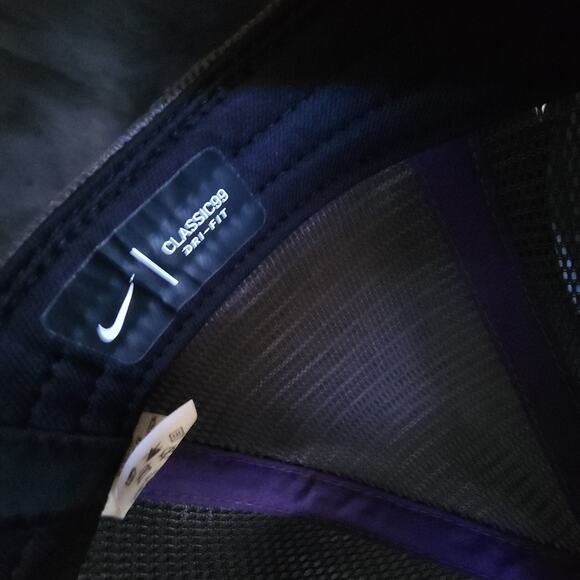 Washington Huskies Nike Classic 99 Dri-Fit NCAA Size M / L Gray Cap Mesh Hat - Picture 8 of 9